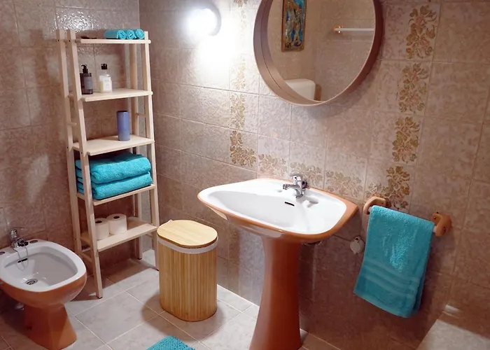 Vic Arts House בית הארחה אבאירו