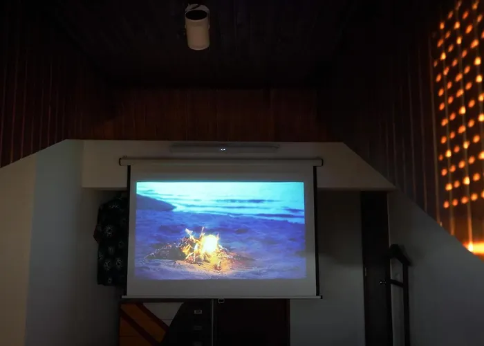 Vic Arts House * אבאירו